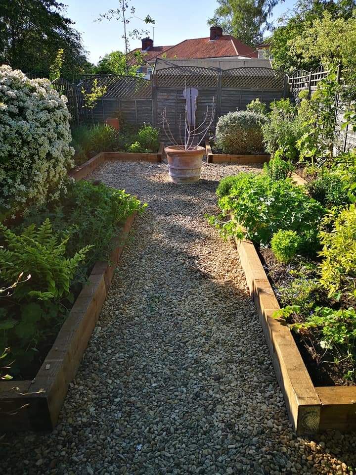 Green Seasons team maintaining a residential garden in Oxfordshire